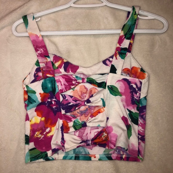 Crop top - Picture 2 of 3